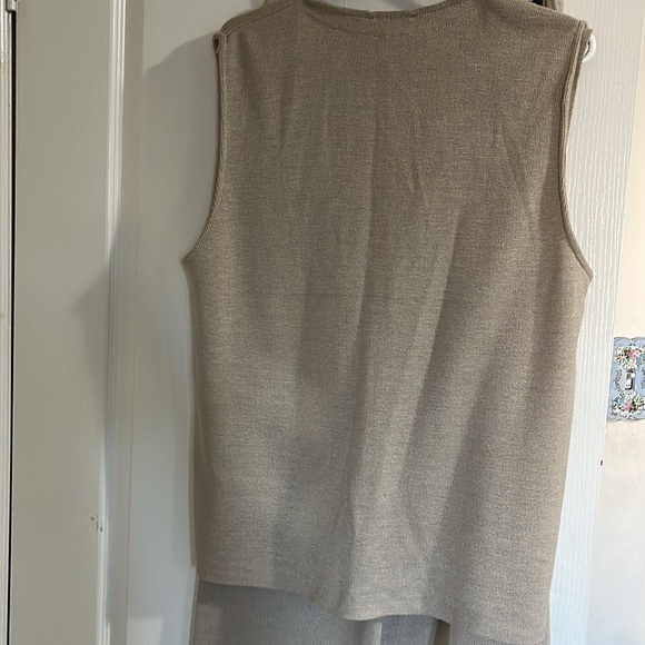 Women winter/ fall classy sleeveless pants suit - Picture 4 of 11